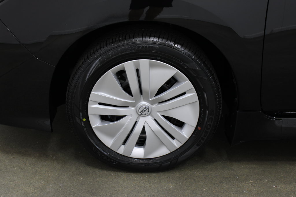 Used 2025 Nissan Leaf S FWD image 26