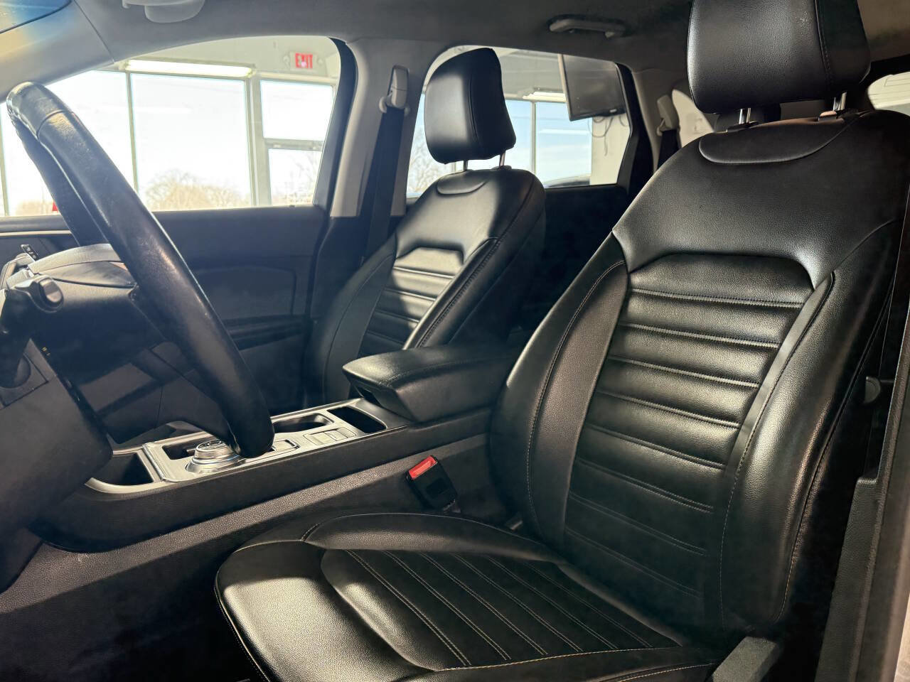 Used 2022 Ford Edge SEL image 9