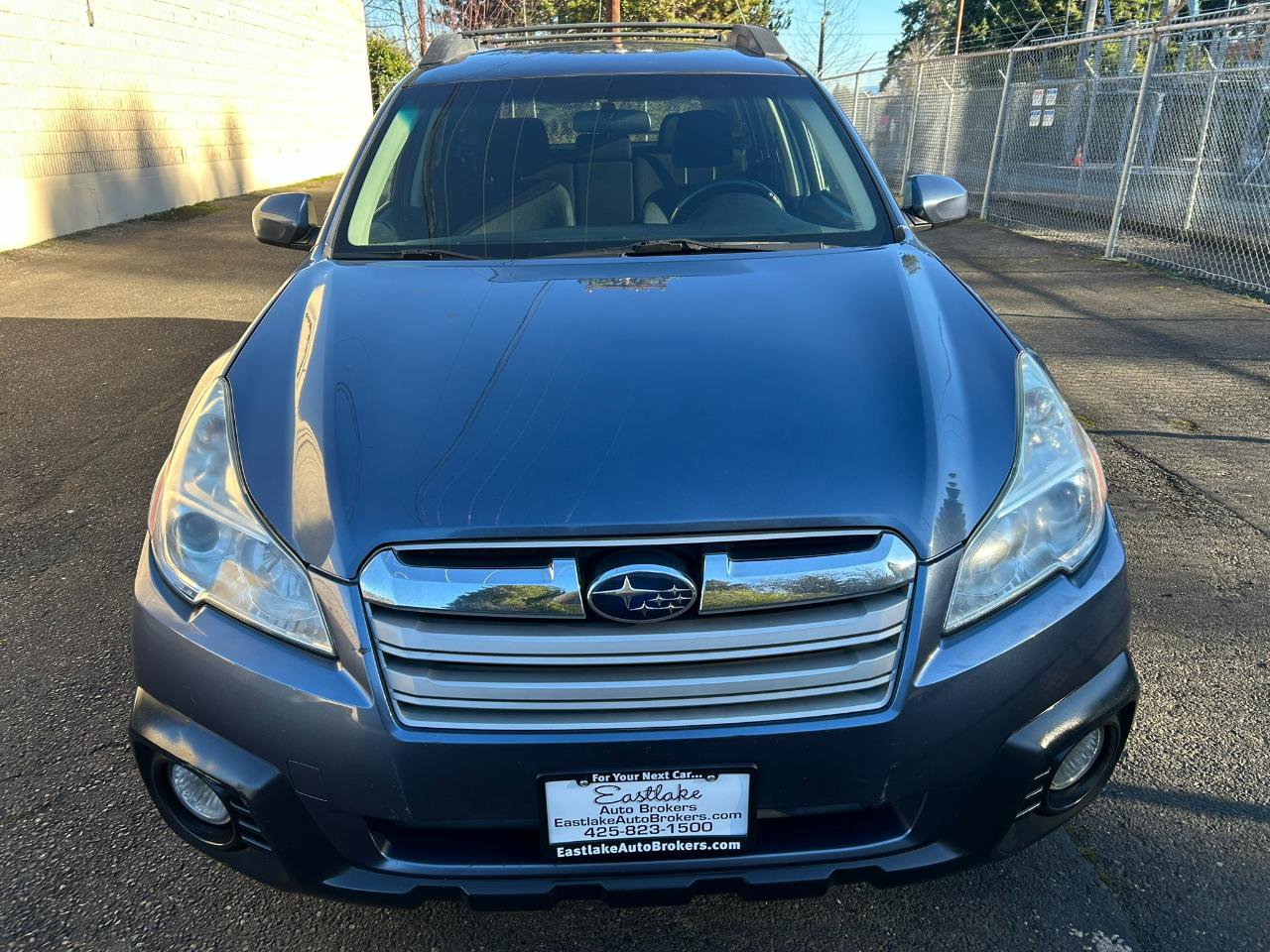 Used 2014 Subaru Outback 2.5i Premium AWD/4WD image 2