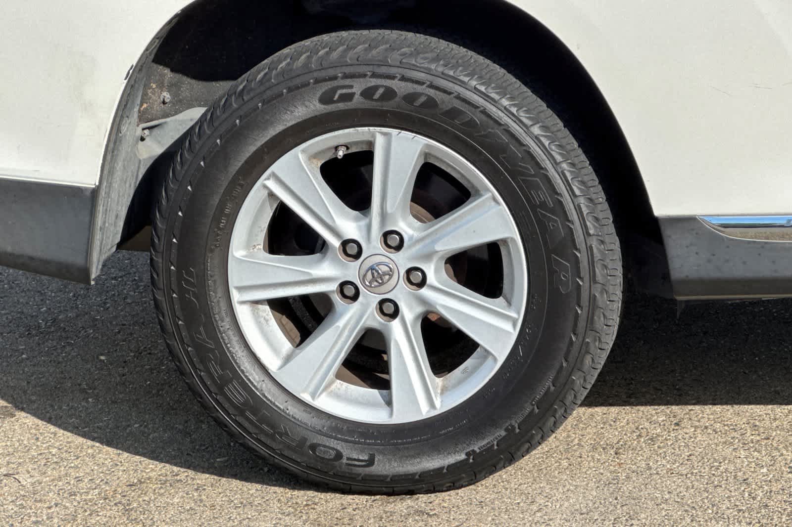 Used 2013 Toyota Highlander SE AWD/4WD image 20