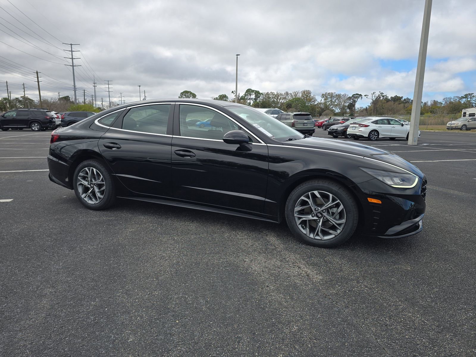 Used 2023 Hyundai Sonata SEL image 2