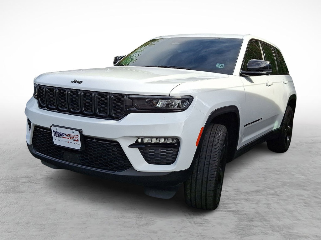 Used 2023 Jeep Grand Cherokee Limited w/ Black Appearance Package