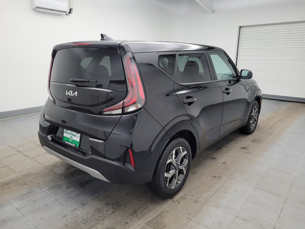 Used 2023 Kia Soul LX image 9