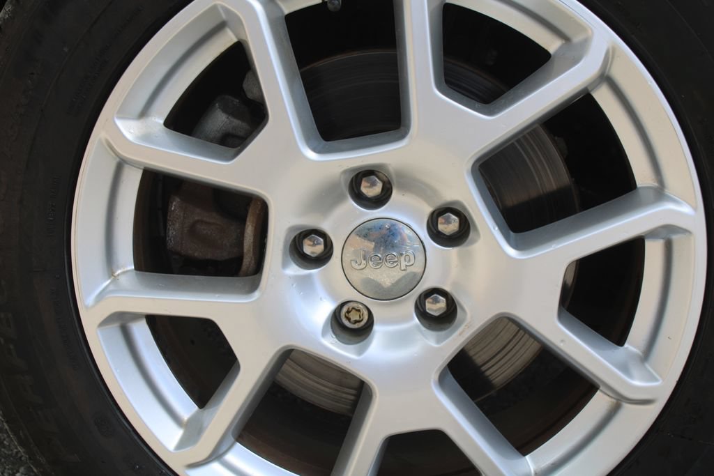 Used 2021 Jeep Renegade Latitude FWD image 18