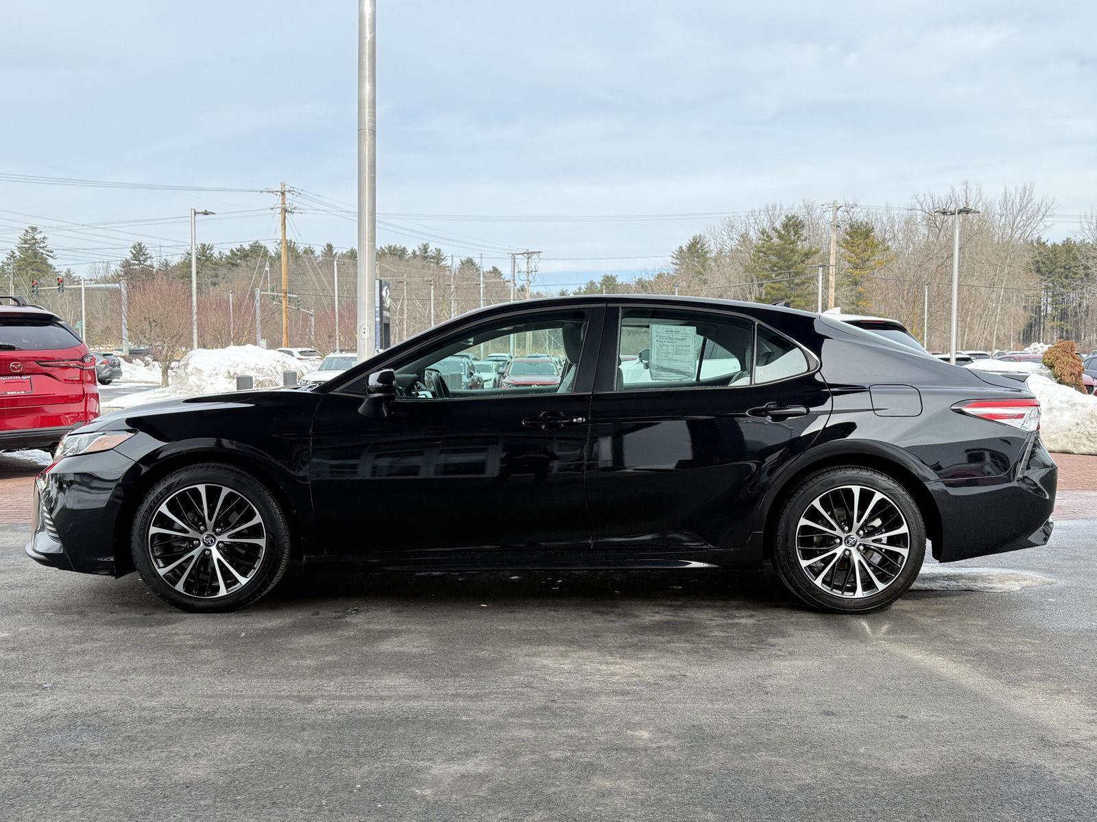 Used 2020 Toyota Camry SE image 8