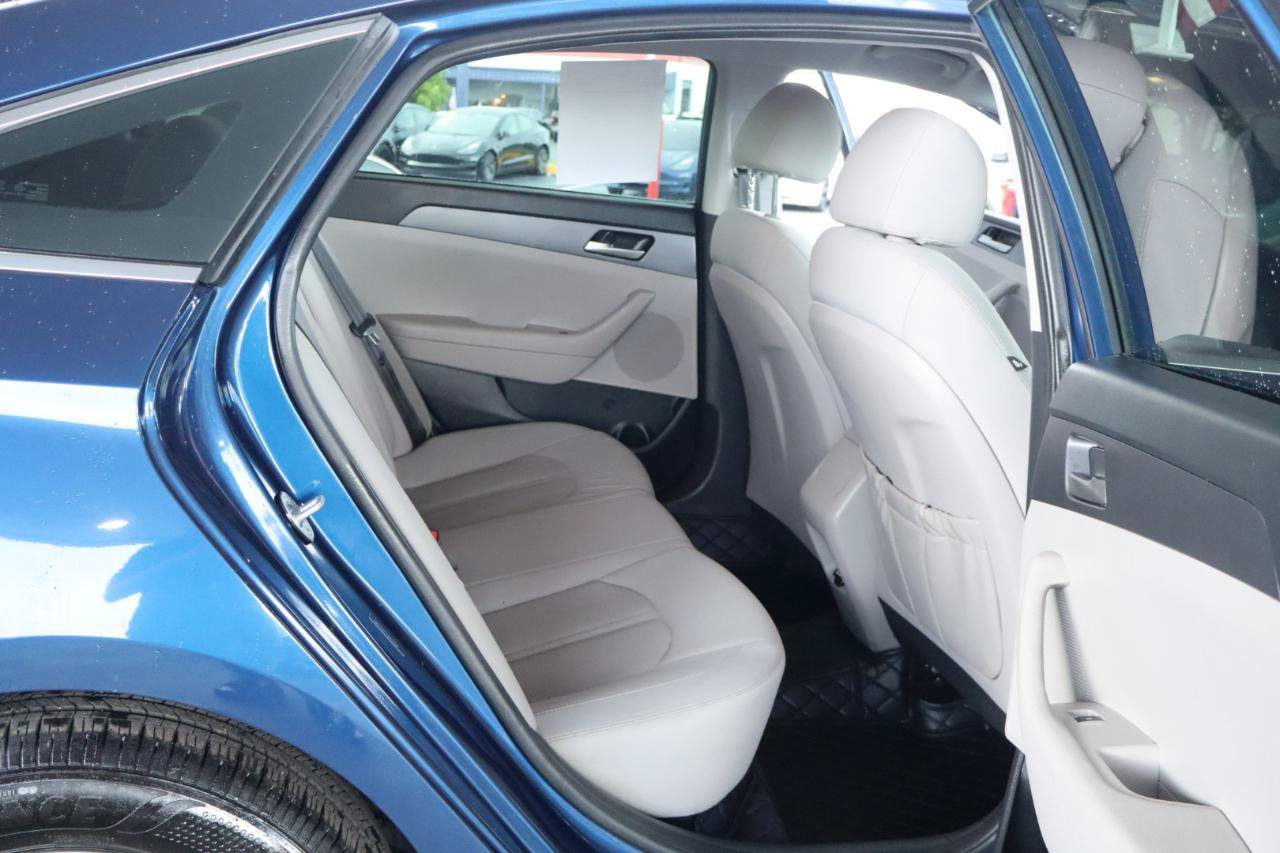 Used 2018 Hyundai Sonata SE FWD image 32
