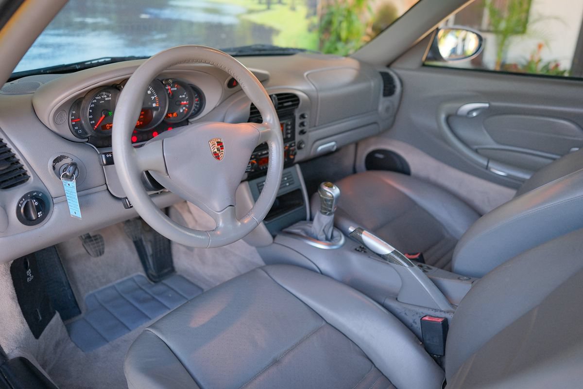 Used 2004 Porsche 911 Carrera RWD image 13