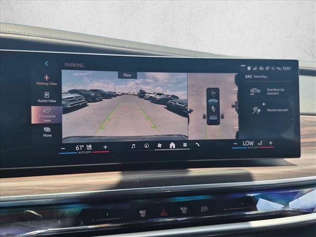 Used 2023 BMW 740i w/ Parking Assistance Package RWD image 14