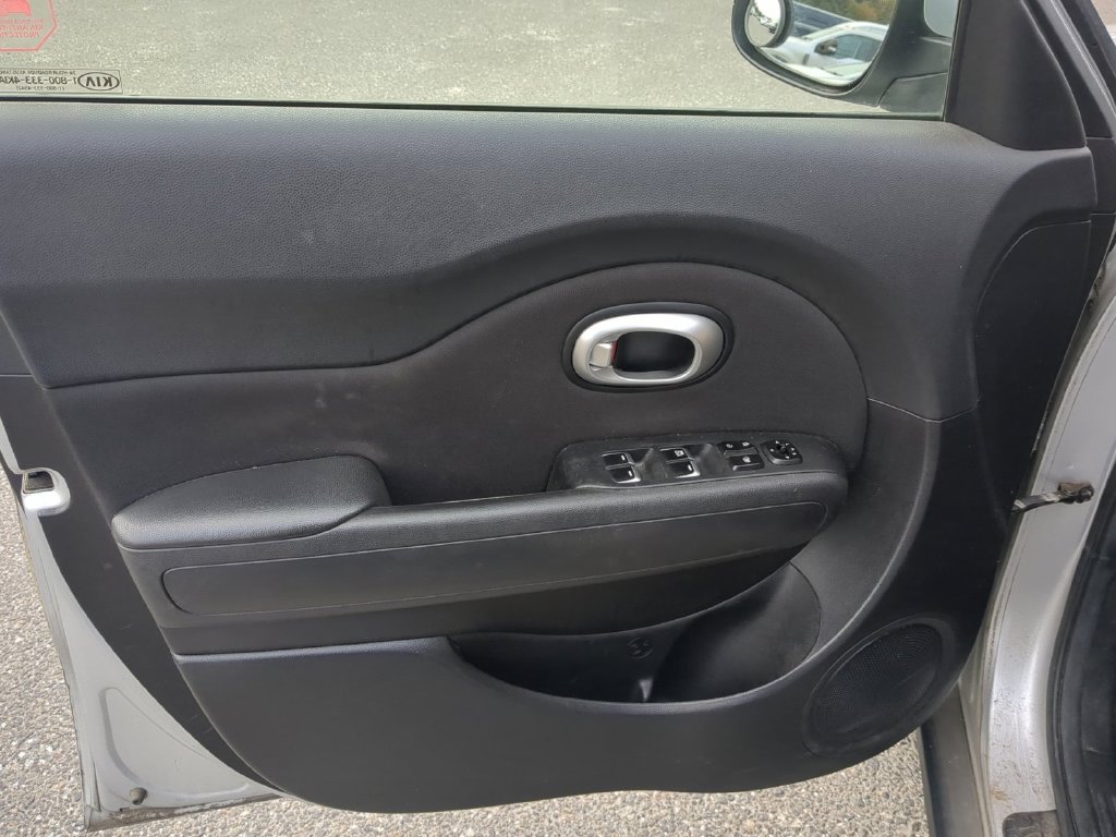 Used 2019 Kia Soul FWD image 13