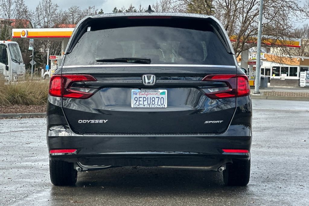 Certified 2023 Honda Odyssey Sport image 5