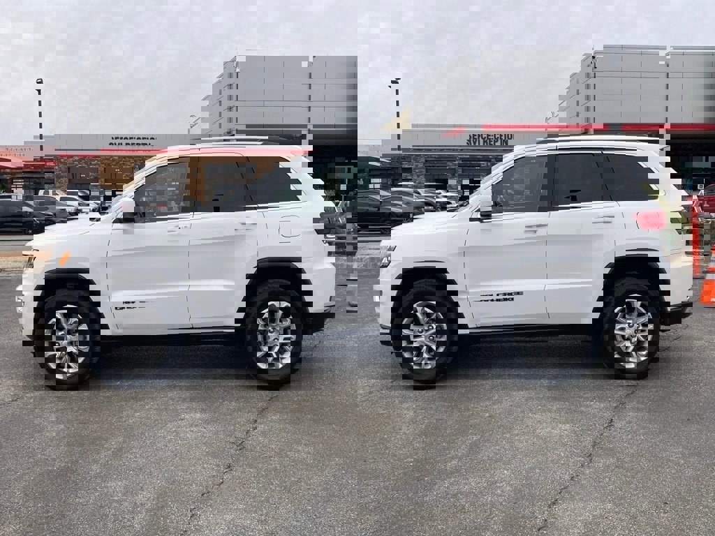 Used 2021 Jeep Grand Cherokee Laredo image 8