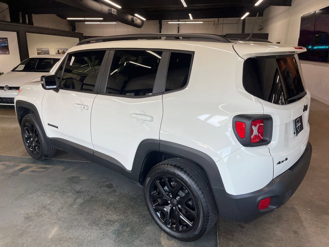Used 2023 Jeep Renegade Altitude w/ Sun/Sound Group AWD/4WD image 7