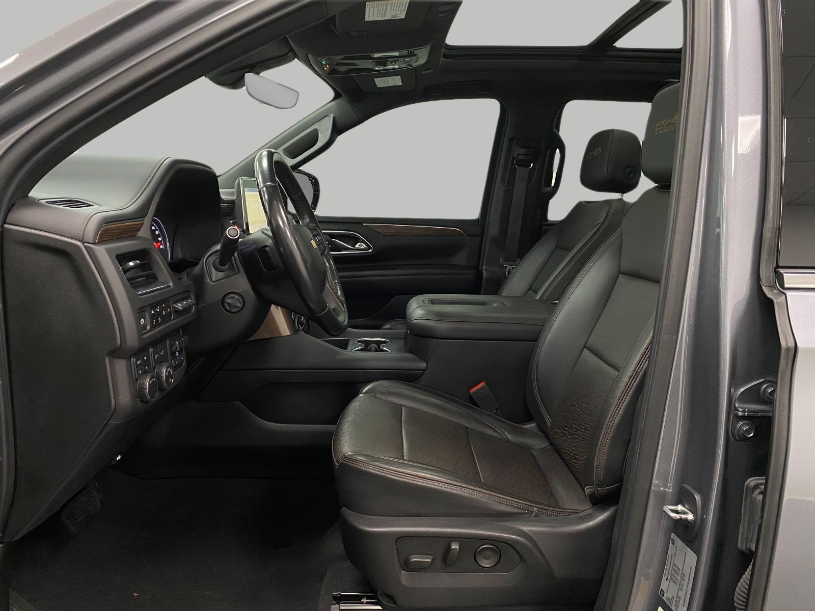 Used 2021 Chevrolet Tahoe High Country w/ Premium Package AWD/4WD image 31