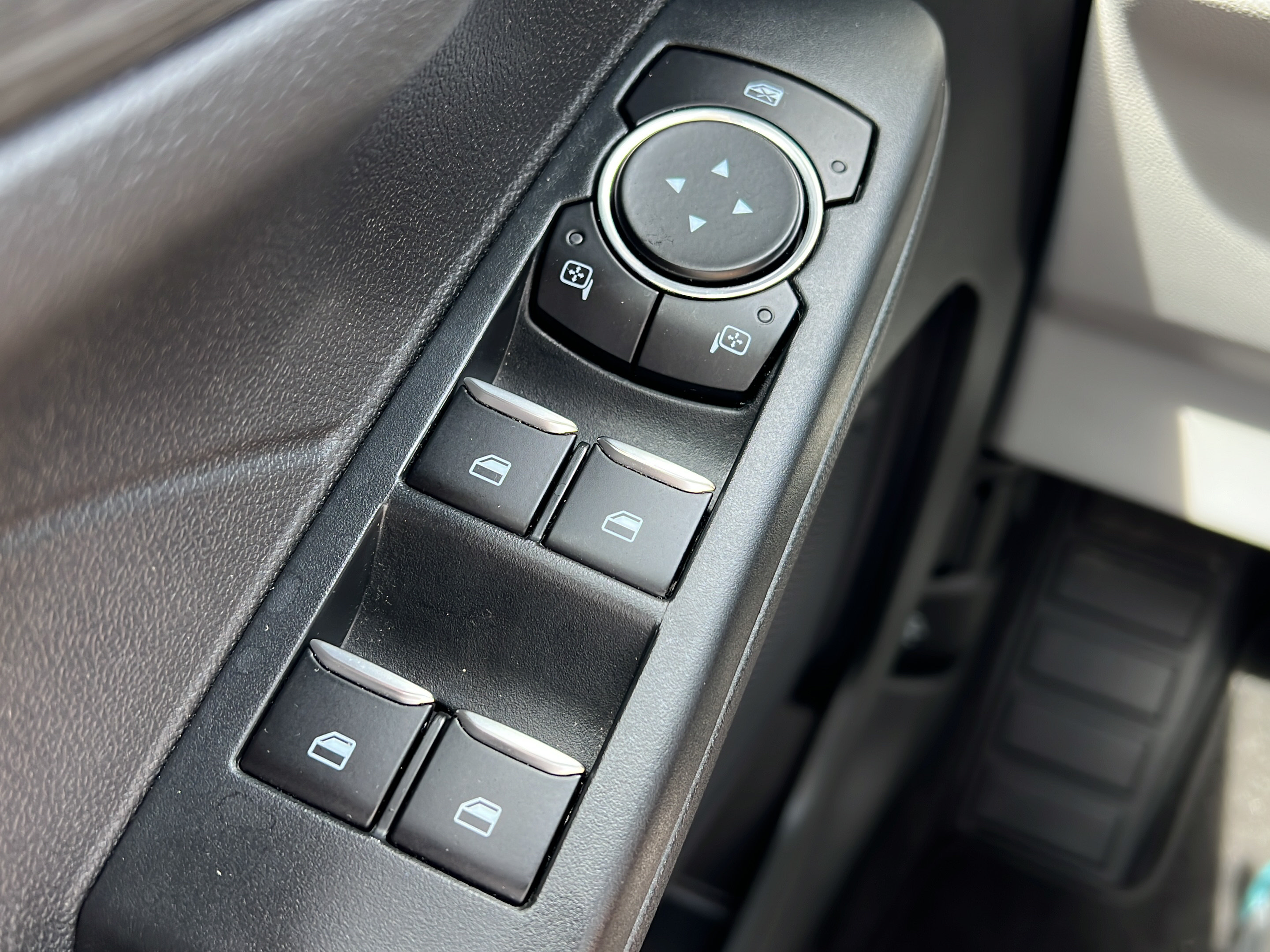 Used 2023 Ford Escape Platinum FWD image 22