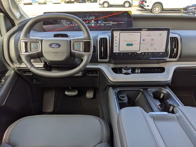 New 2025 Ford Expedition Active image 17