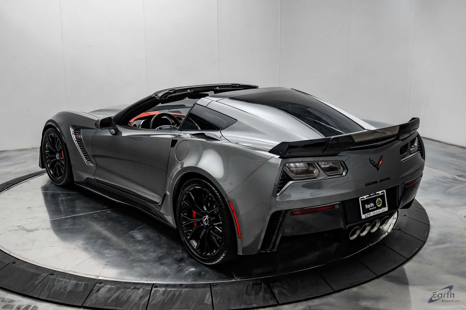 Used 2015 Chevrolet Corvette Z06 w/ 3LZ Preferred Equipment Group RWD image 14