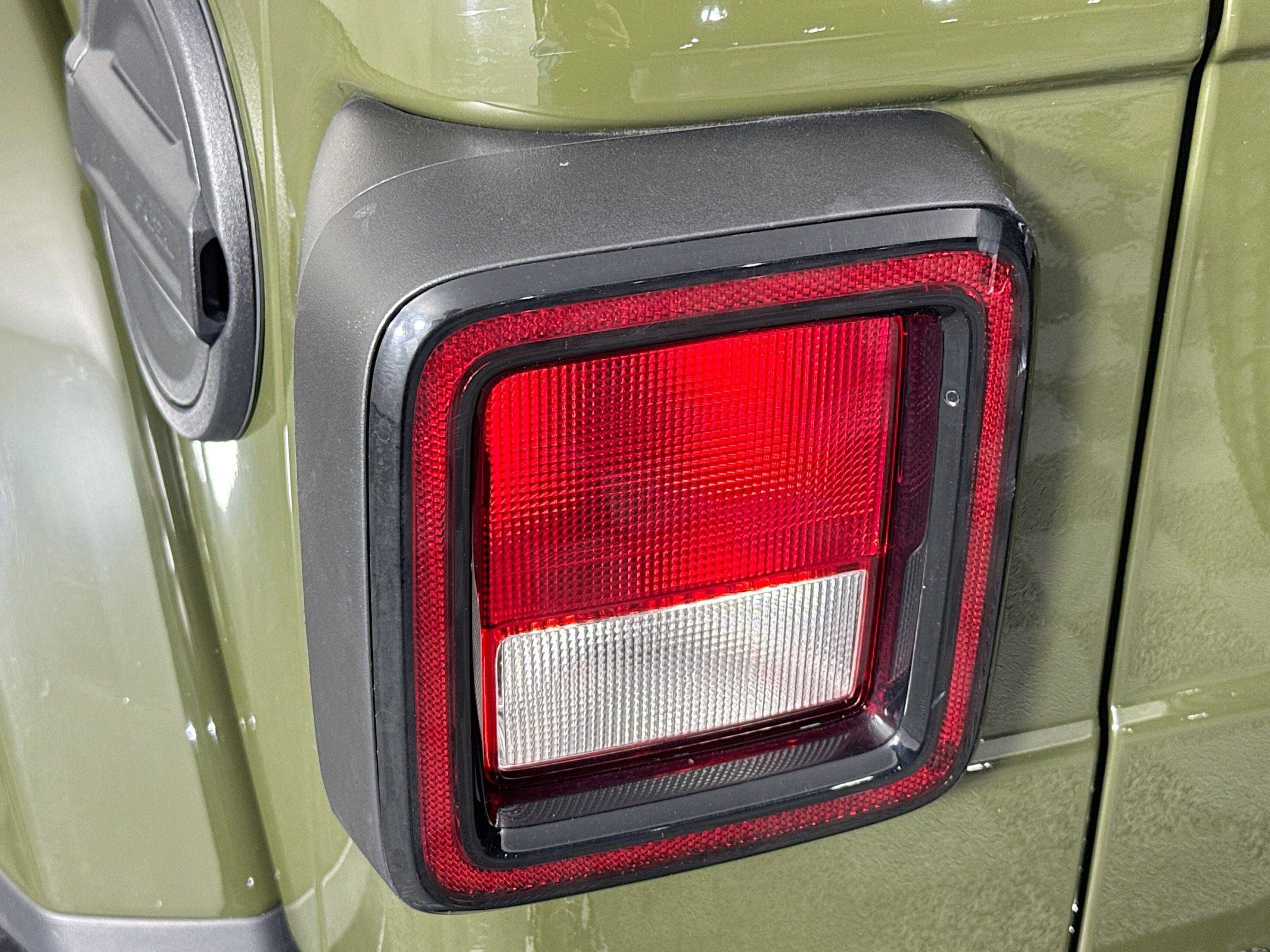 Used 2021 Jeep Wrangler Unlimited Sahara image 35