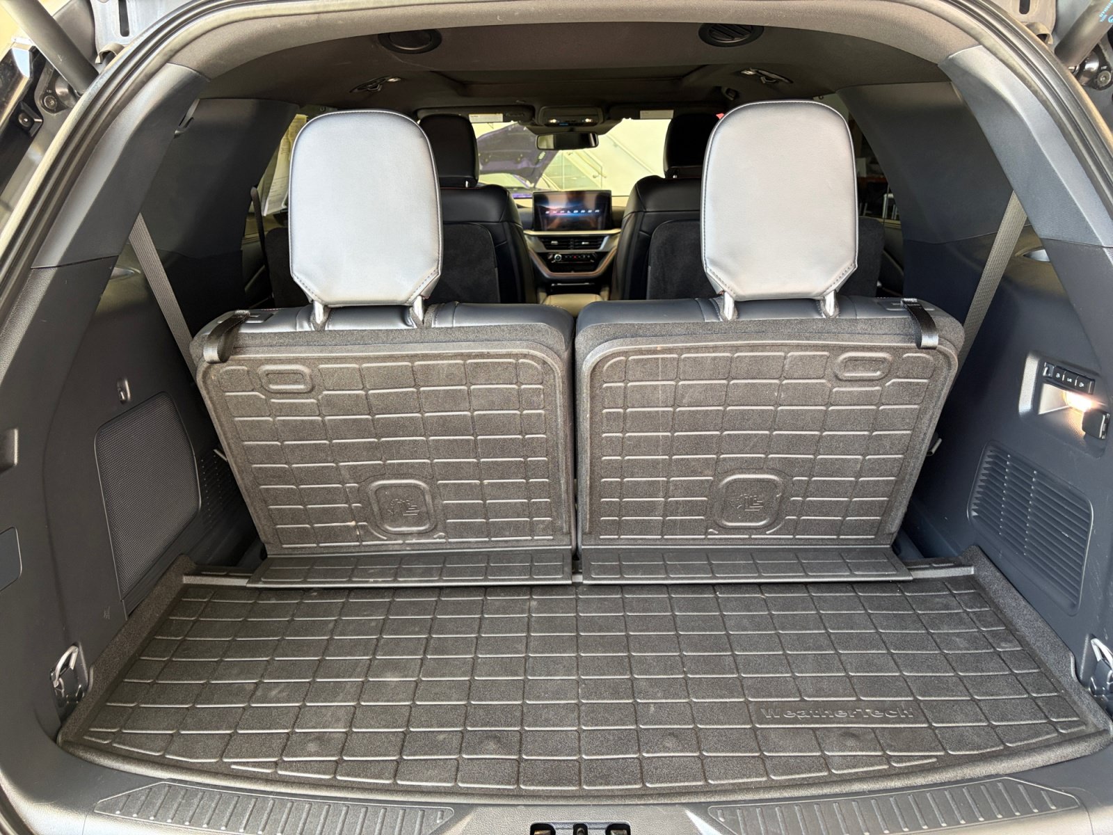 Used 2025 Ford Explorer ST AWD/4WD image 31
