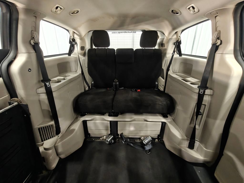 Used 2012 Dodge Grand Caravan SXT image 20