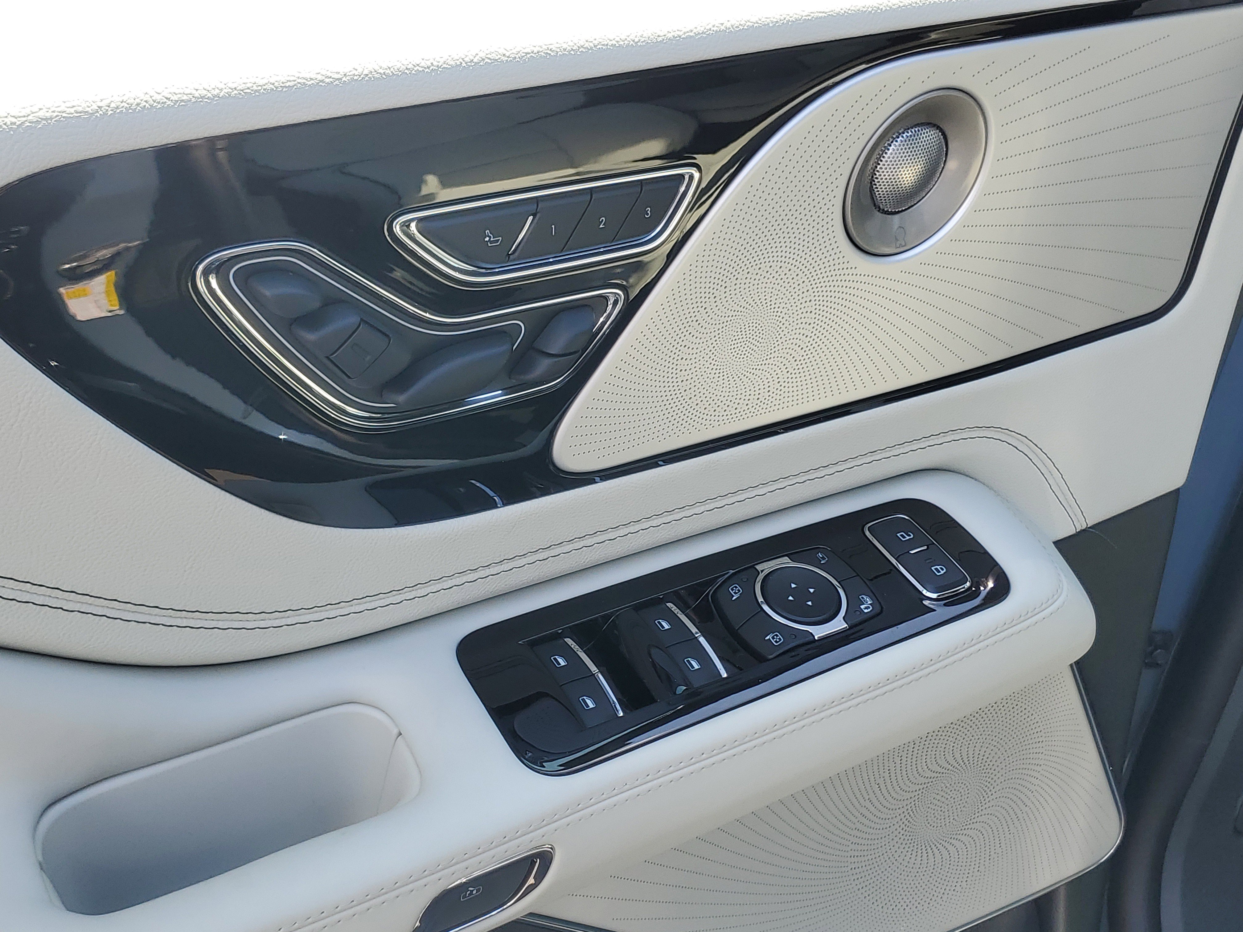 New 2026 Lincoln Aviator Black Label AWD/4WD image 8