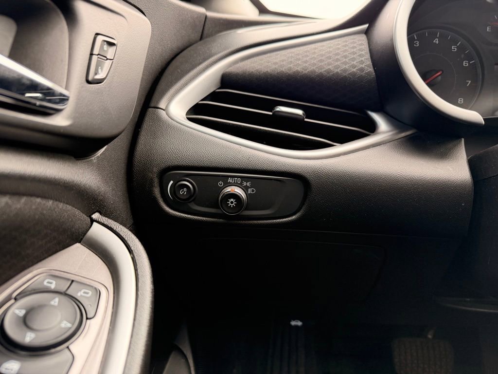 Used 2024 Chevrolet Malibu LT image 12