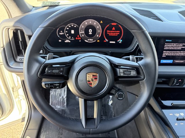 Used 2025 Porsche Cayenne AWD/4WD image 10