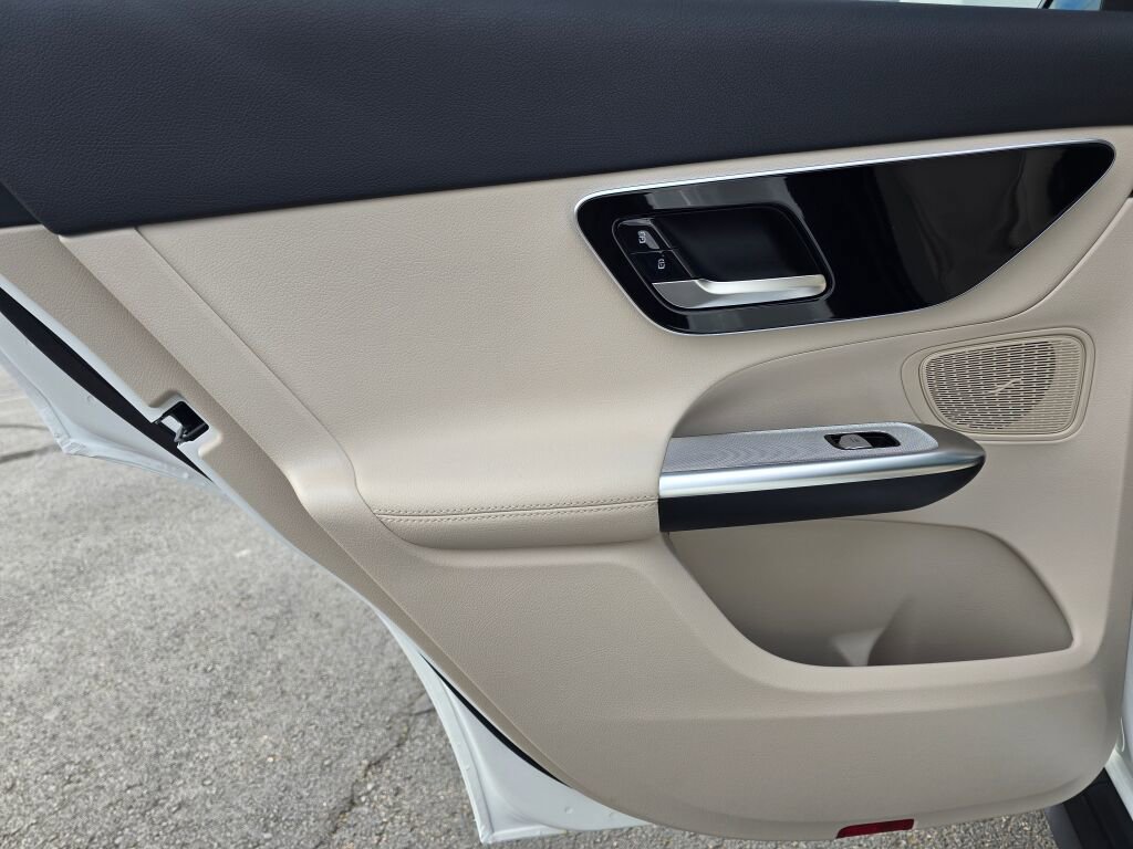 New 2026 Mercedes-Benz GLC 300 4MATIC image 19