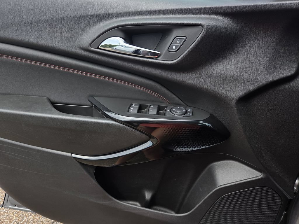 New 2026 Chevrolet Trax RS w/ Driver Confidence Package FWD image 18