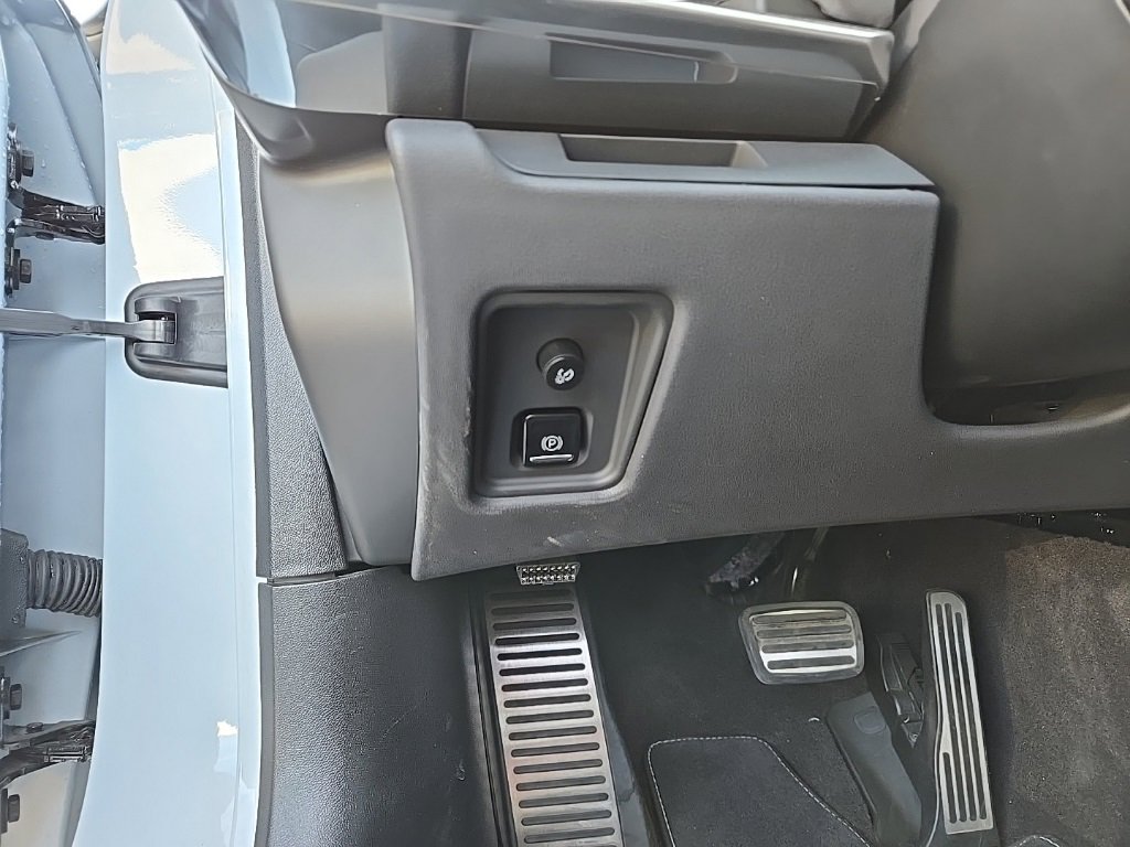 Used 2023 Chevrolet Corvette Stingray Coupe w/ Z51 Performance Package image 10