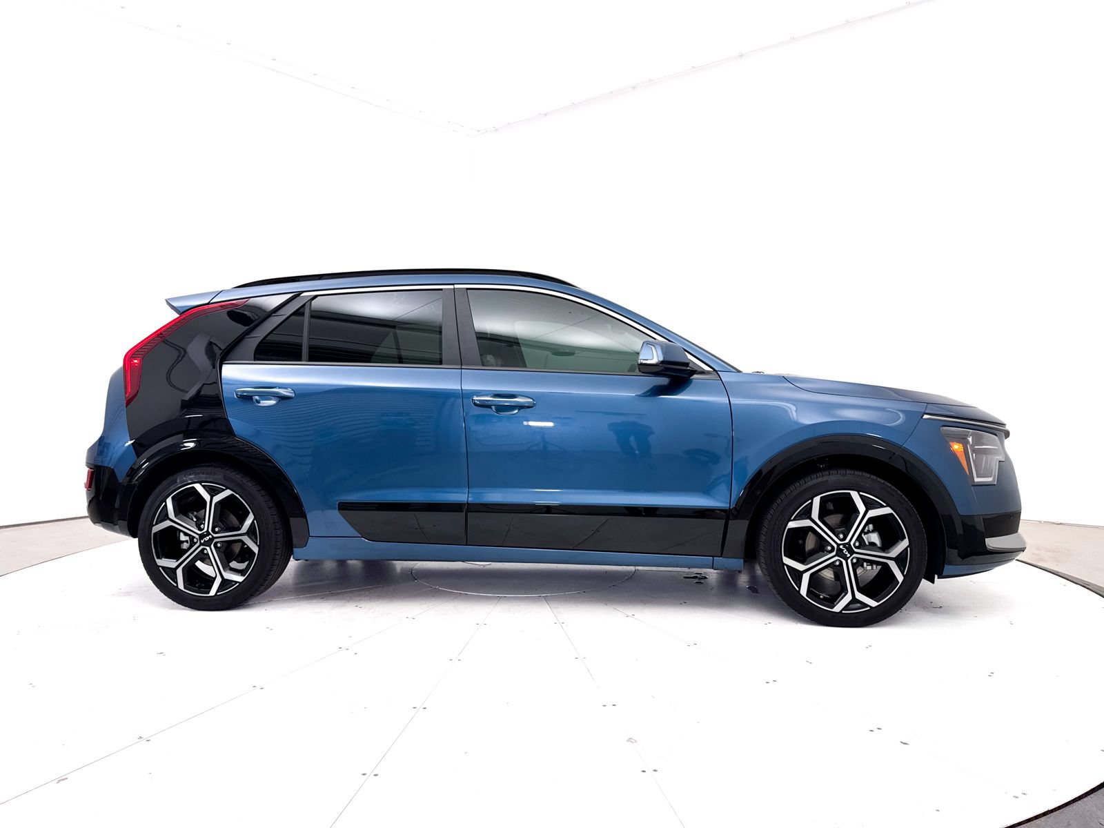 Certified 2024 Kia Niro SX Touring FWD image 41