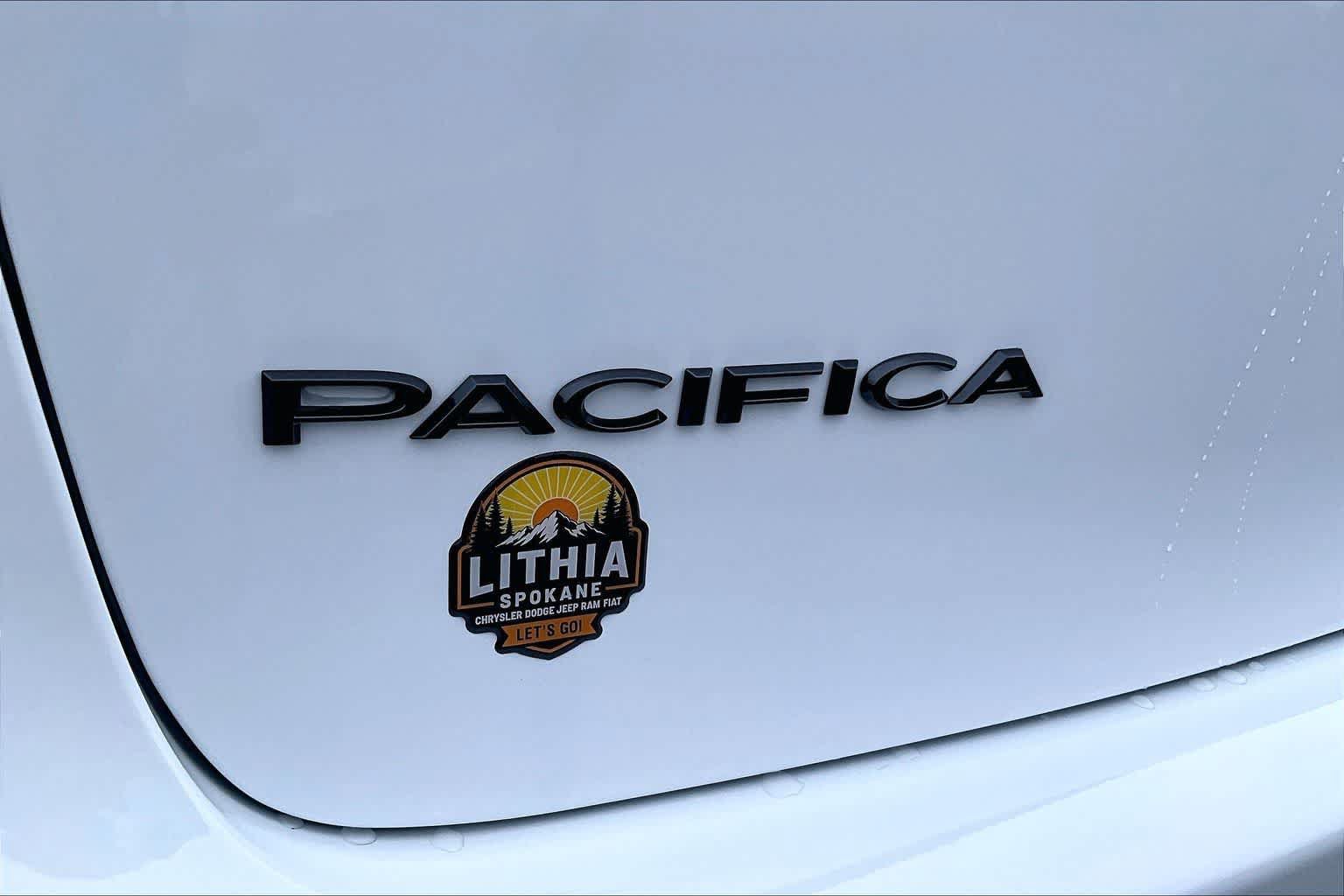 New 2026 Chrysler Pacifica Select AWD/4WD image 7