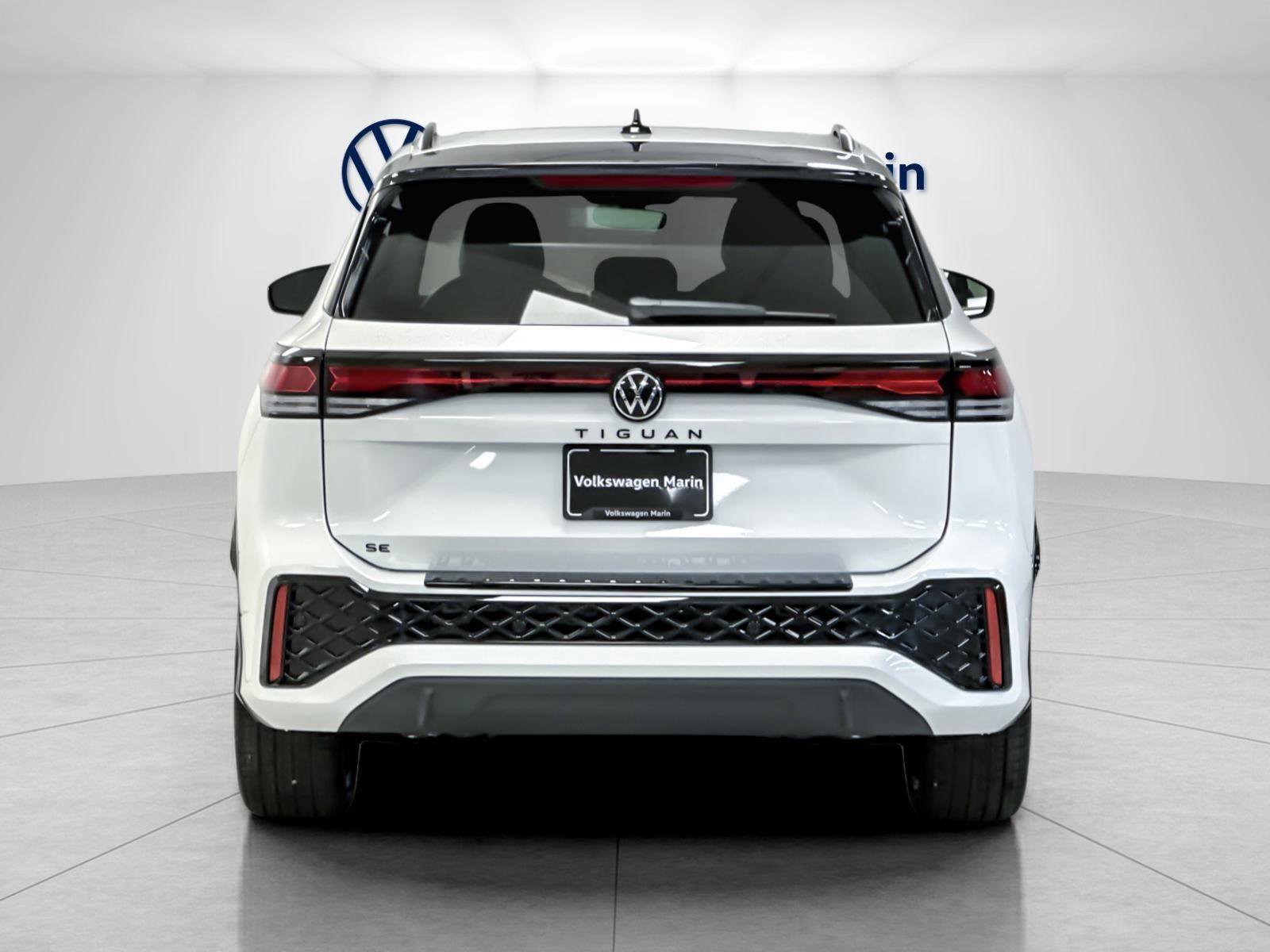 New 2026 Volkswagen Tiguan SE R-Line image 4