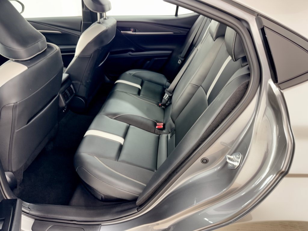 Used 2026 Toyota Camry SE w/ Convenience Package FWD image 25