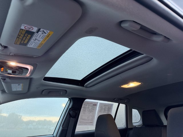 Certified 2025 Toyota Corolla Cross LE w/ Moonroof Package FWD image 35