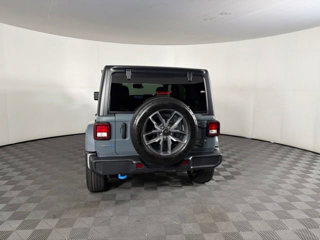 Used 2024 Jeep Wrangler Unlimited w/ Convenience Group AWD/4WD image 14