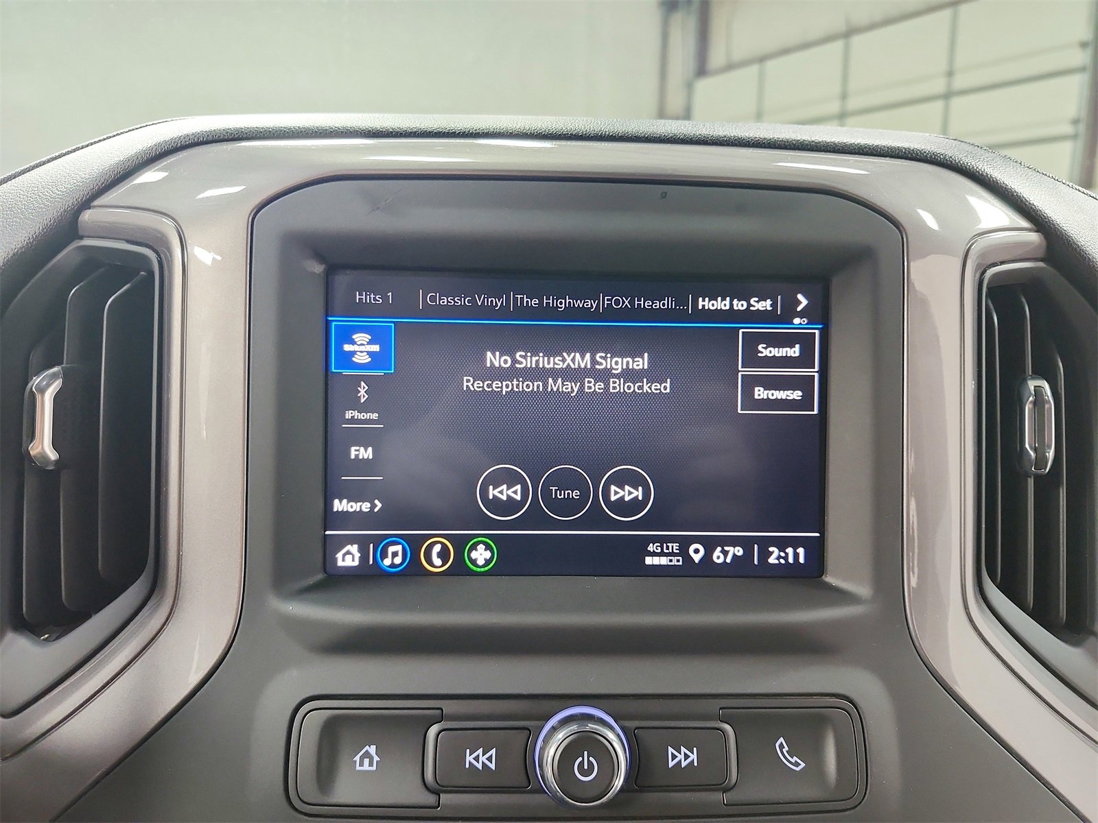 Used 2024 Chevrolet Silverado 1500 Custom image 25