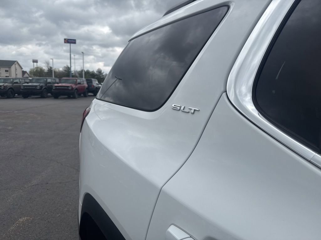 Used 2020 GMC Acadia SLT w/ Premium Package AWD/4WD image 16