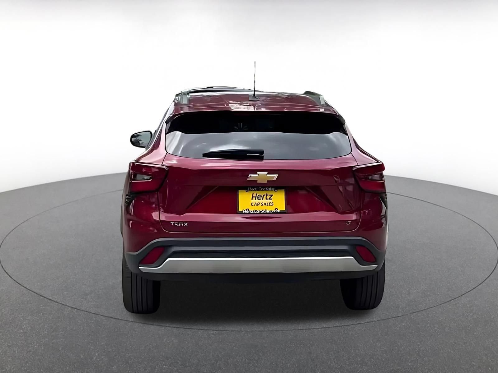 Used 2025 Chevrolet Trax LT FWD image 12
