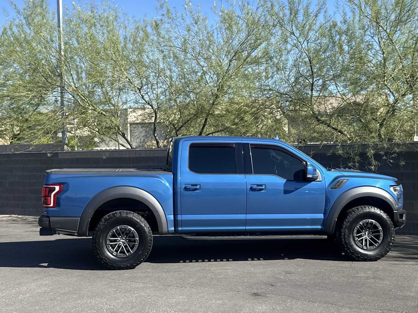 Used 2019 Ford F150 Raptor w/ Equipment Group 802A Luxury AWD/4WD image 9