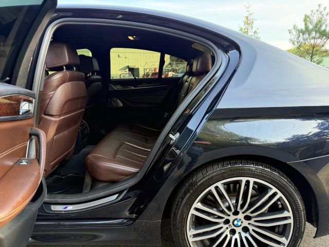 Used 2018 BMW 540i xDrive image 23