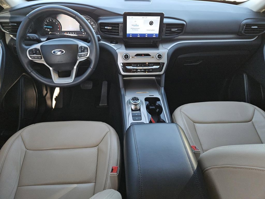 Used 2023 Ford Explorer XLT image 12