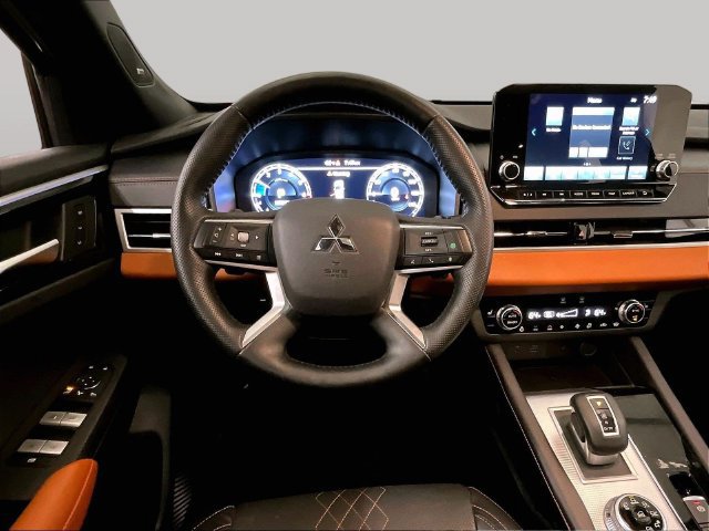 Used 2024 Mitsubishi Outlander SEL AWD/4WD image 5