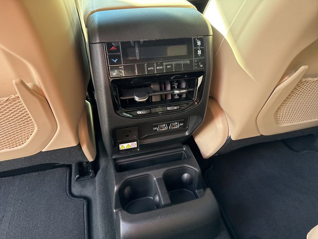 New 2025 Jeep Grand Cherokee L Limited image 21