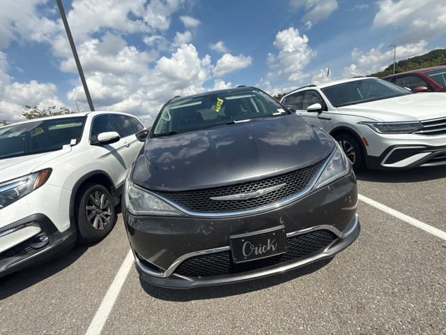 Used 2018 Chrysler Pacifica Touring-L Plus w/ Tire & Wheel Group FWD image 5