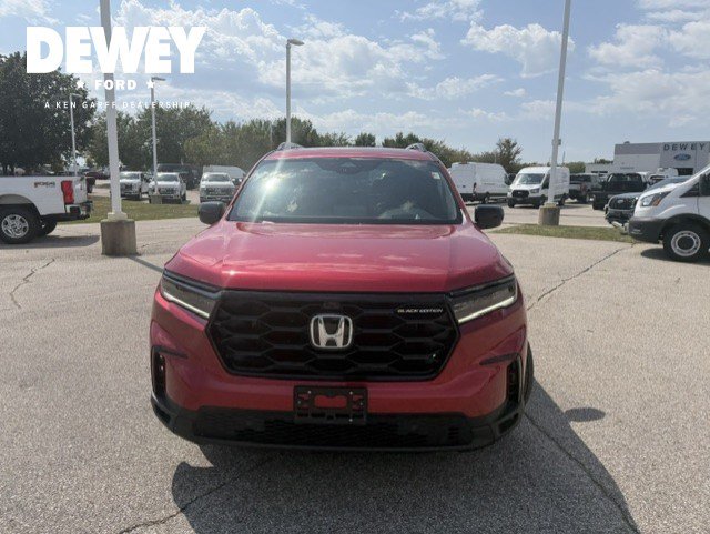 Used 2025 Honda Pilot Black Edition image 2