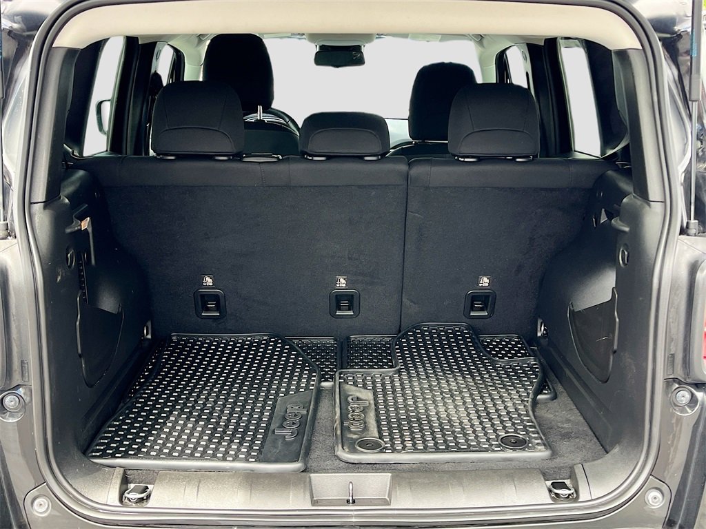 Used 2023 Jeep Renegade Latitude w/ Premium Group image 24