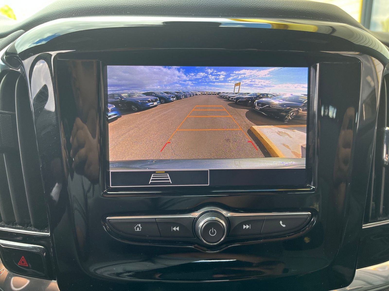 Used 2023 Chevrolet Traverse LT image 17