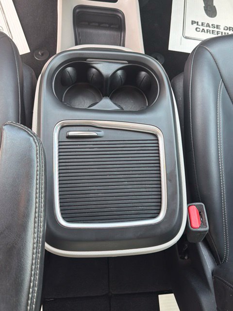 Used 2023 Chrysler Pacifica Touring-L FWD image 26