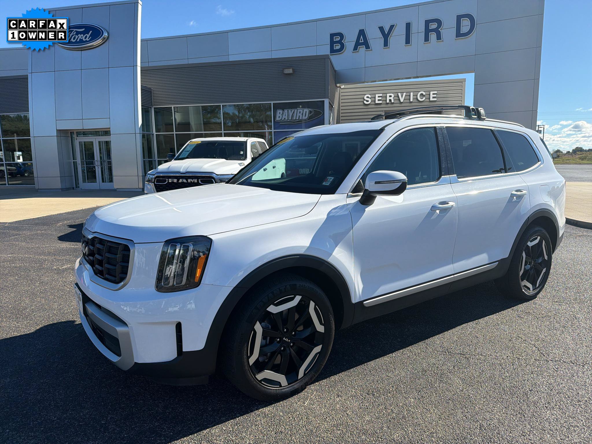 Used 2025 Kia Telluride S AWD/4WD image 1
