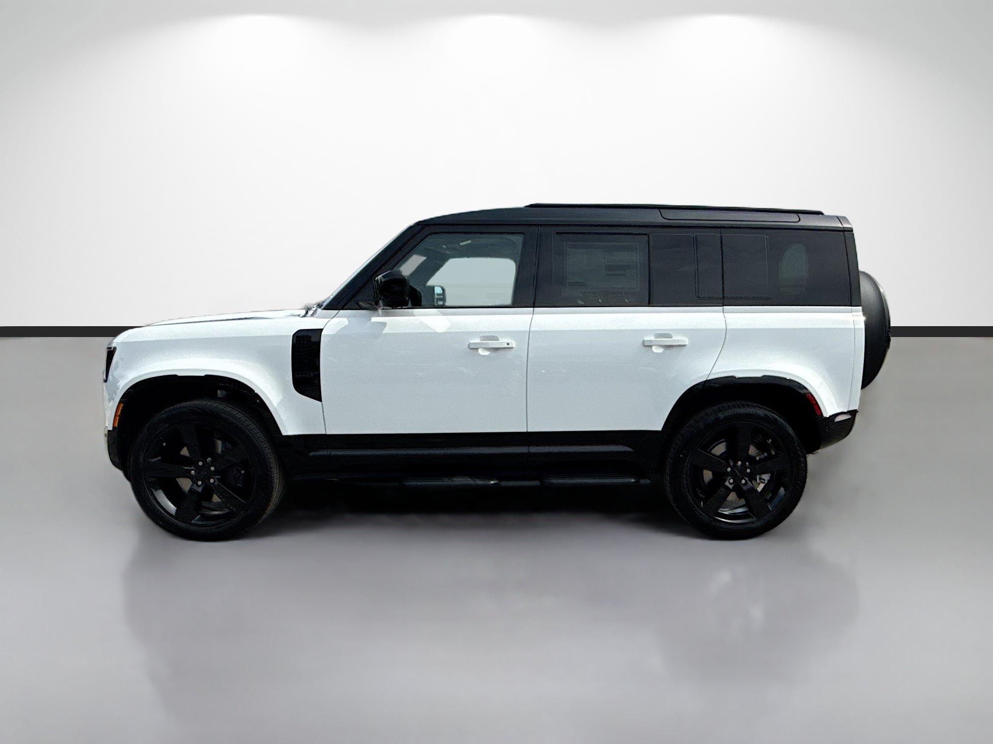 New 2026 Land Rover Defender 110 X-Dynamic SE AWD/4WD image 2